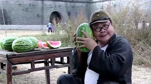 小伙吃瓜不给钱,诚信何在？